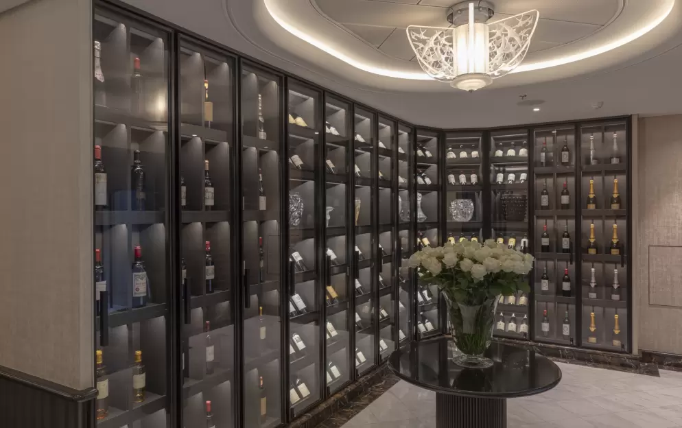 Silversea Silver Nova - La Dame 1, ©Silversea Cruises Ltd.jpg